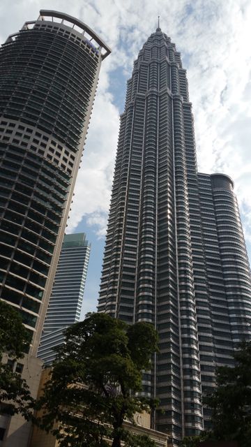 How can a building be so big? Twin towers