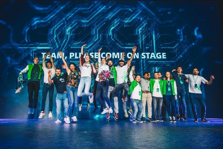 I wish they warned me about this stunt The volunteers for ReactiveConf 2018